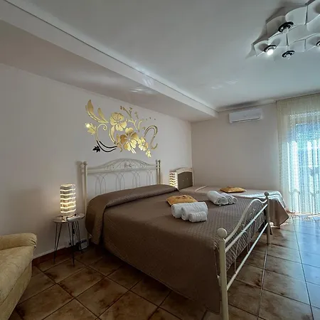 A Rua Con Bagno Privato Vicino Al Duomo Habitación en casa particular *